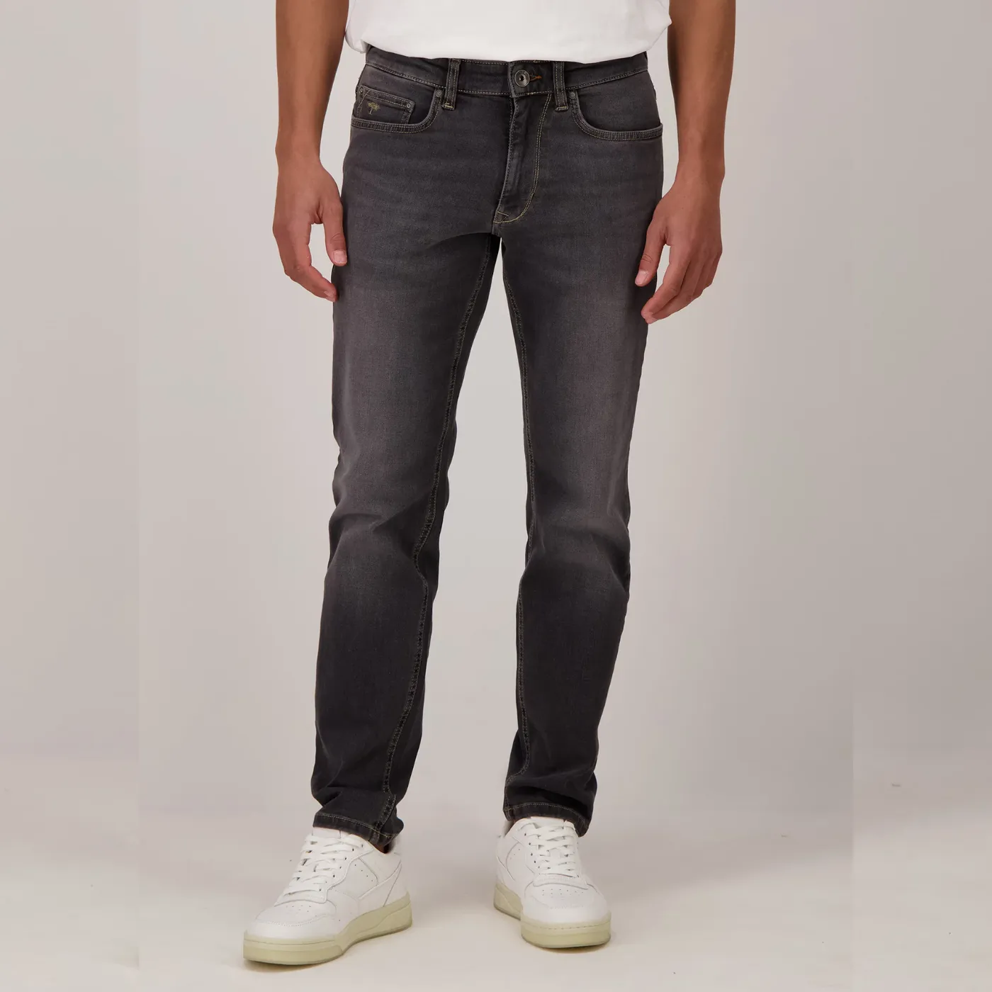 Fynch Hatton Modern Fit Washed Jean | Blue / Black