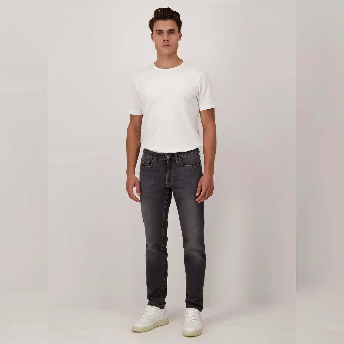 Fynch Hatton Modern Fit Washed Jean | Blue / Black