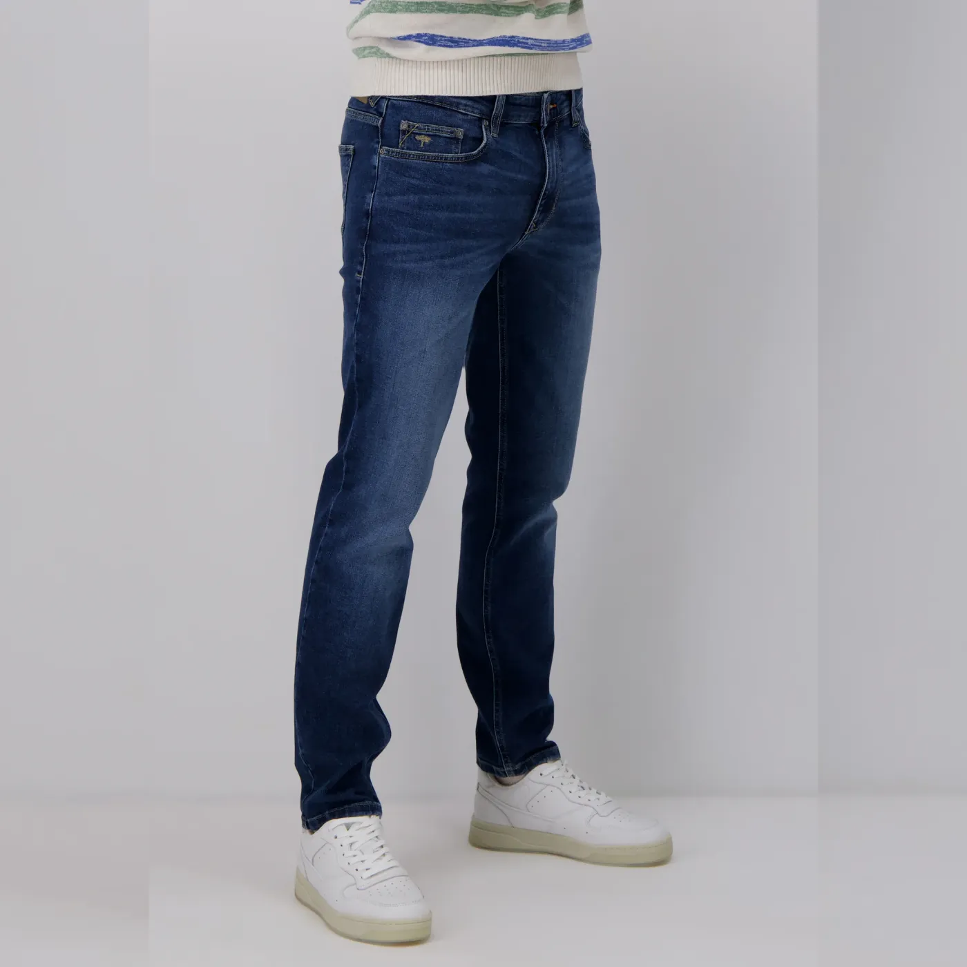Fynch Hatton Modern Fit Washed Jean | Blue / Black